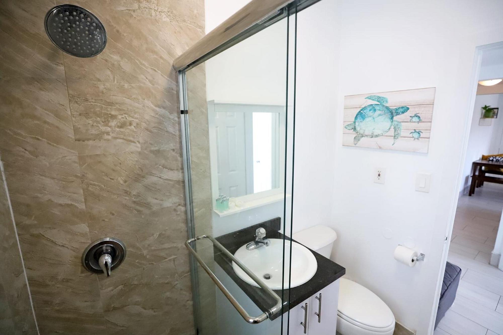 2 Bedroom Apartment 3 Minute Walk To South Beach & Ocean Drive Miami Beach Exterior photo