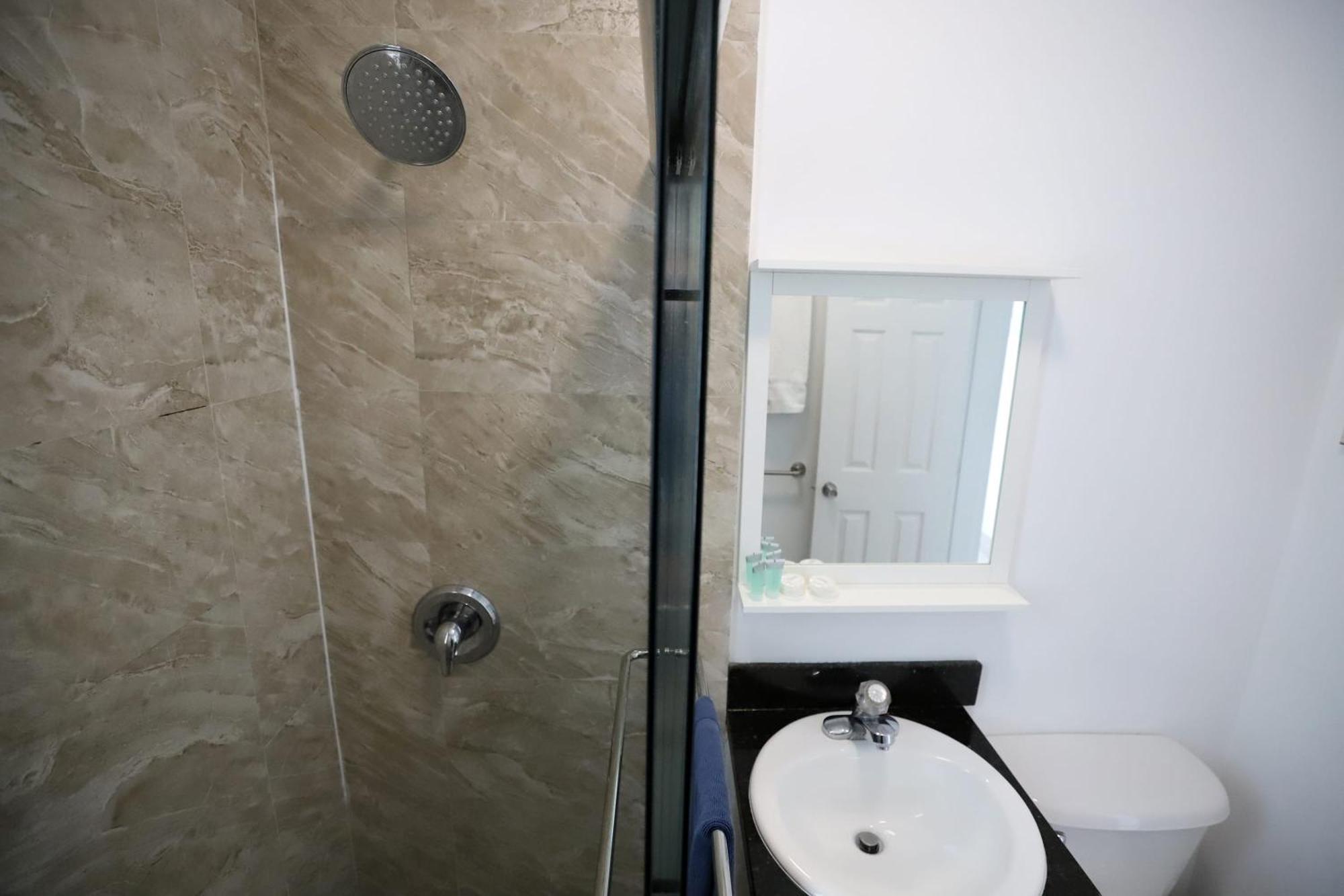 2 Bedroom Apartment 3 Minute Walk To South Beach & Ocean Drive Miami Beach Exterior photo