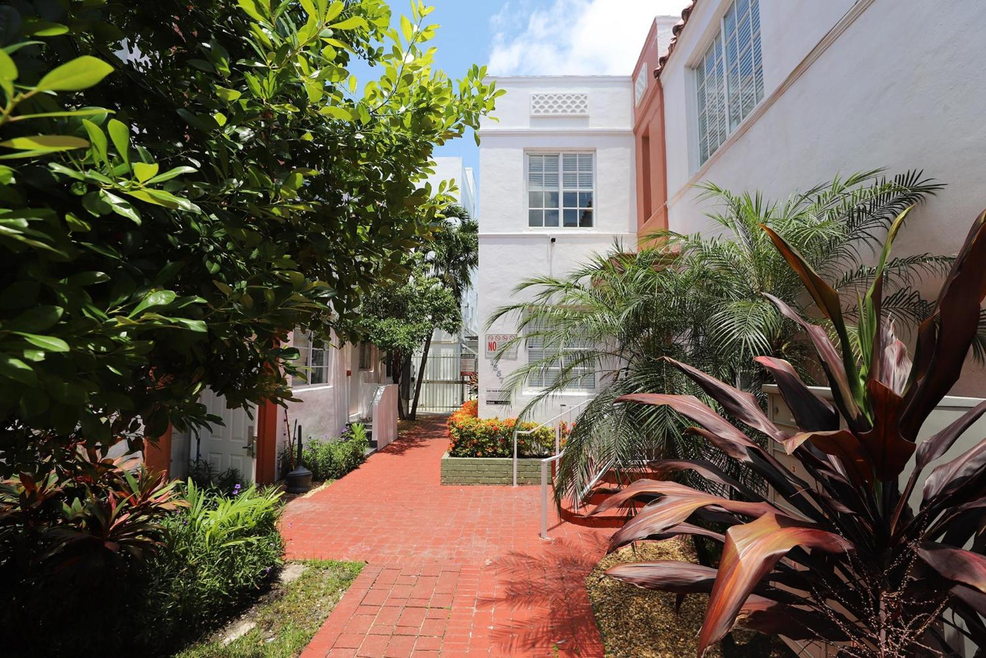 2 Bedroom Apartment 3 Minute Walk To South Beach & Ocean Drive Miami Beach Exterior photo